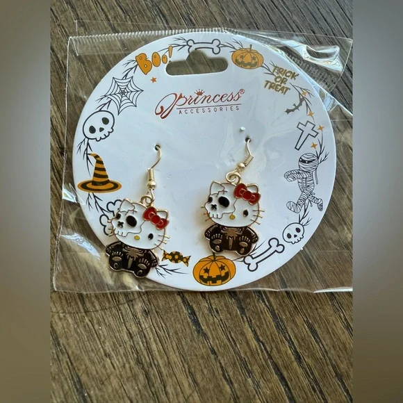 Hello Kitty Halloween Earrings - Red and Brown - Picture 1 of 3